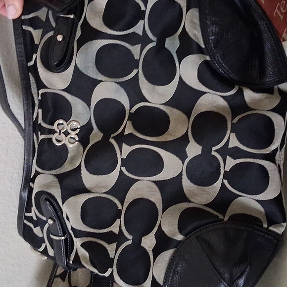 Coach purse - Picture 7 of 7